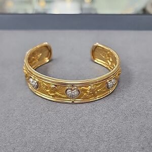 RARE Authentic Carrera y Carrera 18K Gold Angel heart pavé Diamond Cuff Bracelet